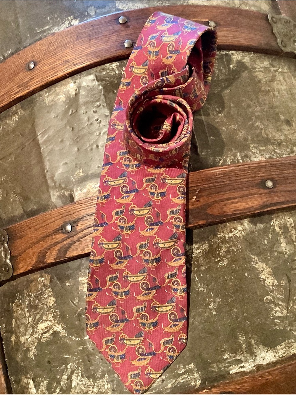 Salvatore Ferragamo 100% Silk Tie - Made In Italy - Luxury - Burgundy - EUC